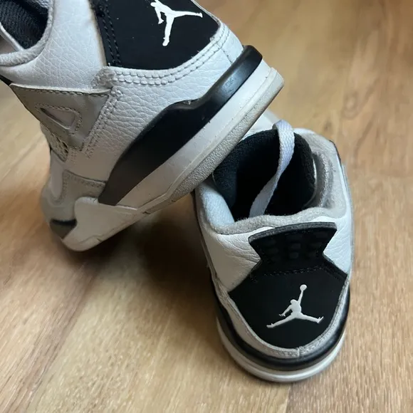 - 💯Jordan 4 Retro Military Black-  kids