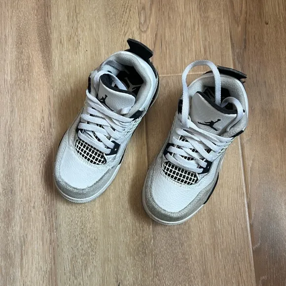 - 💯Jordan 4 Retro Military Black-  kids