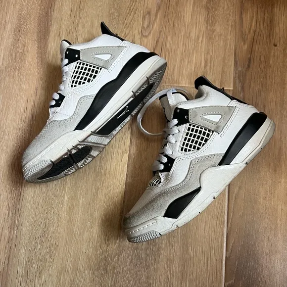 - 💯Jordan 4 Retro Military Black-  kids