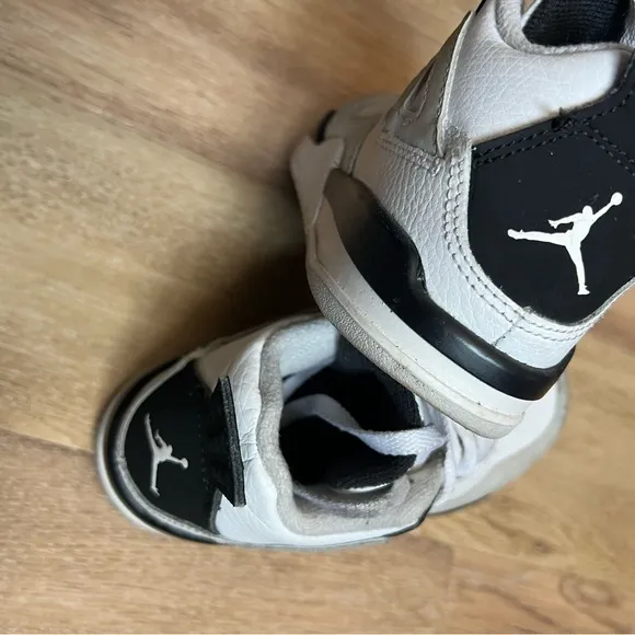 - 💯Jordan 4 Retro Military Black-  kids
