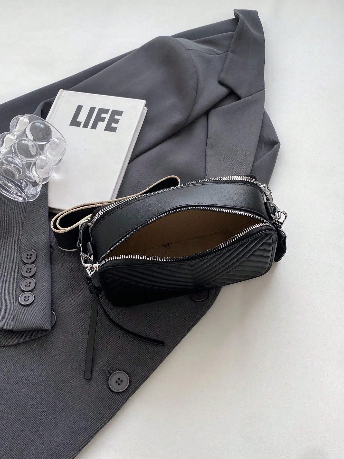 1pc Wide Strap Solid Color Pu Shoulder Bag