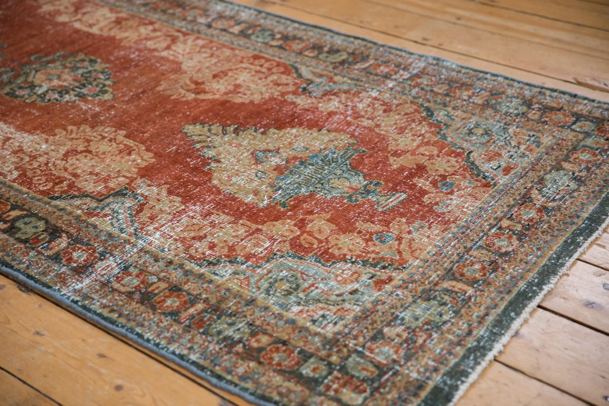 3.5x11.5 Vintage Distressed Mahal Rug Runner