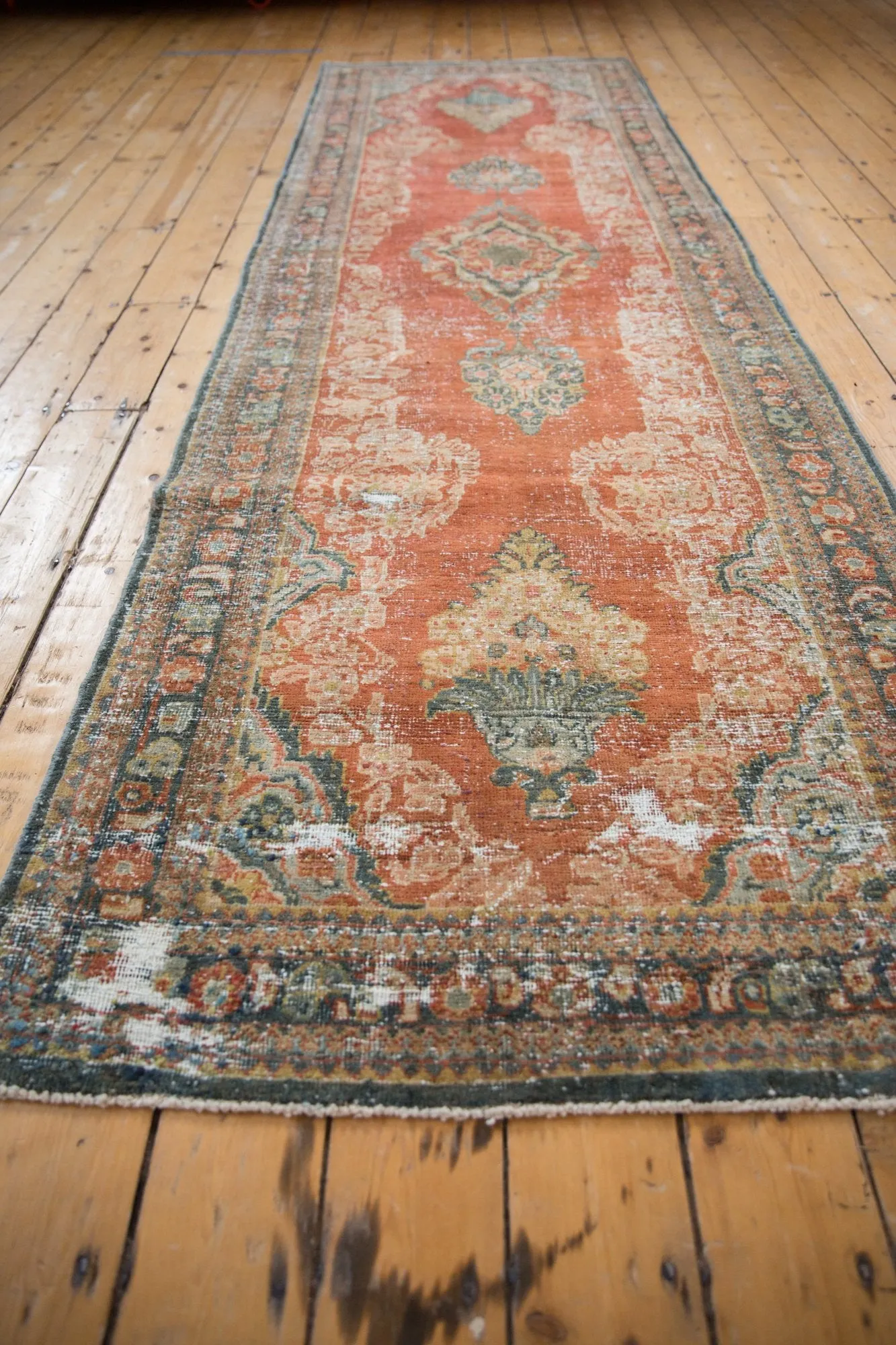 3.5x11.5 Vintage Distressed Mahal Rug Runner