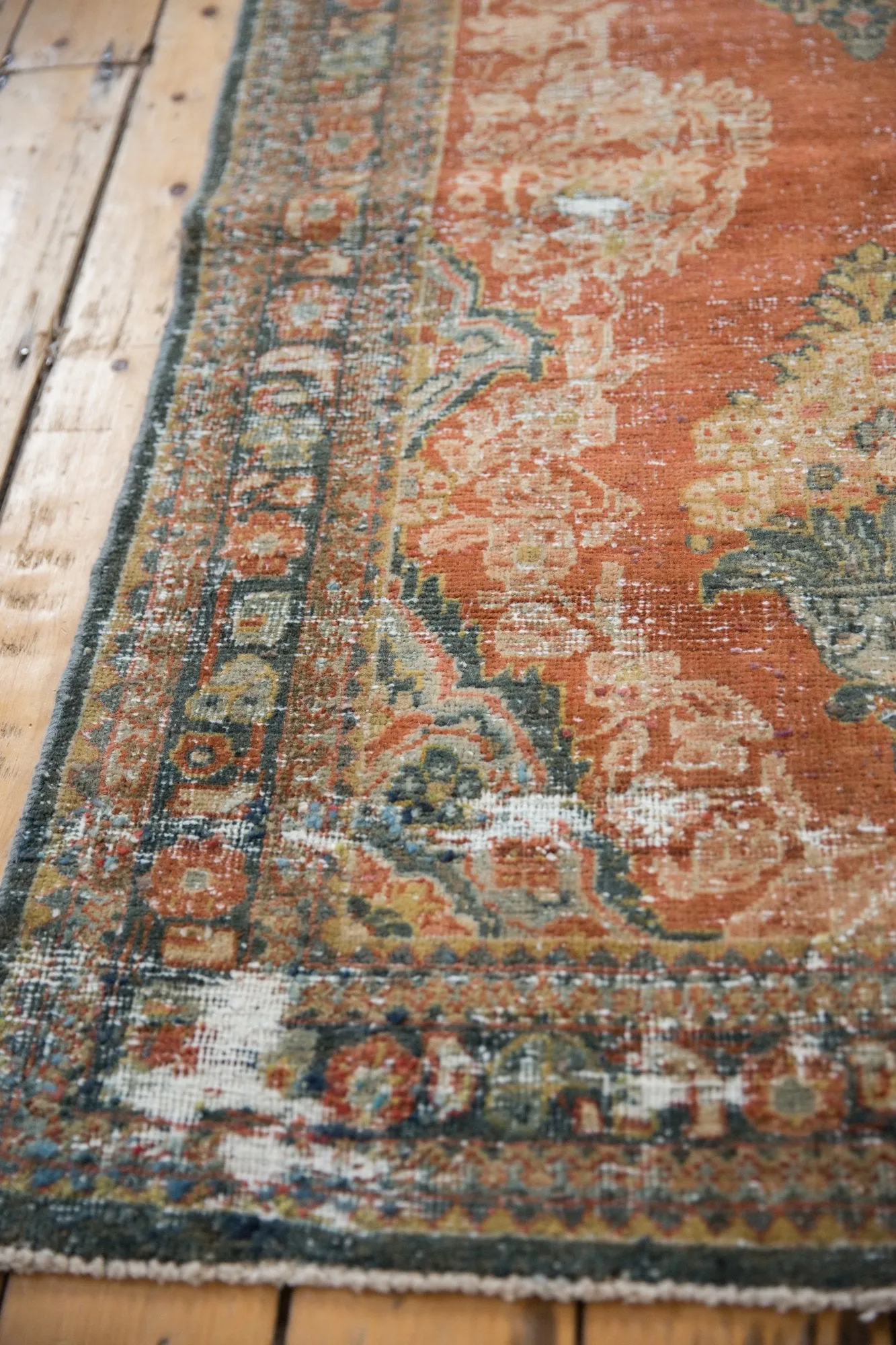 3.5x11.5 Vintage Distressed Mahal Rug Runner