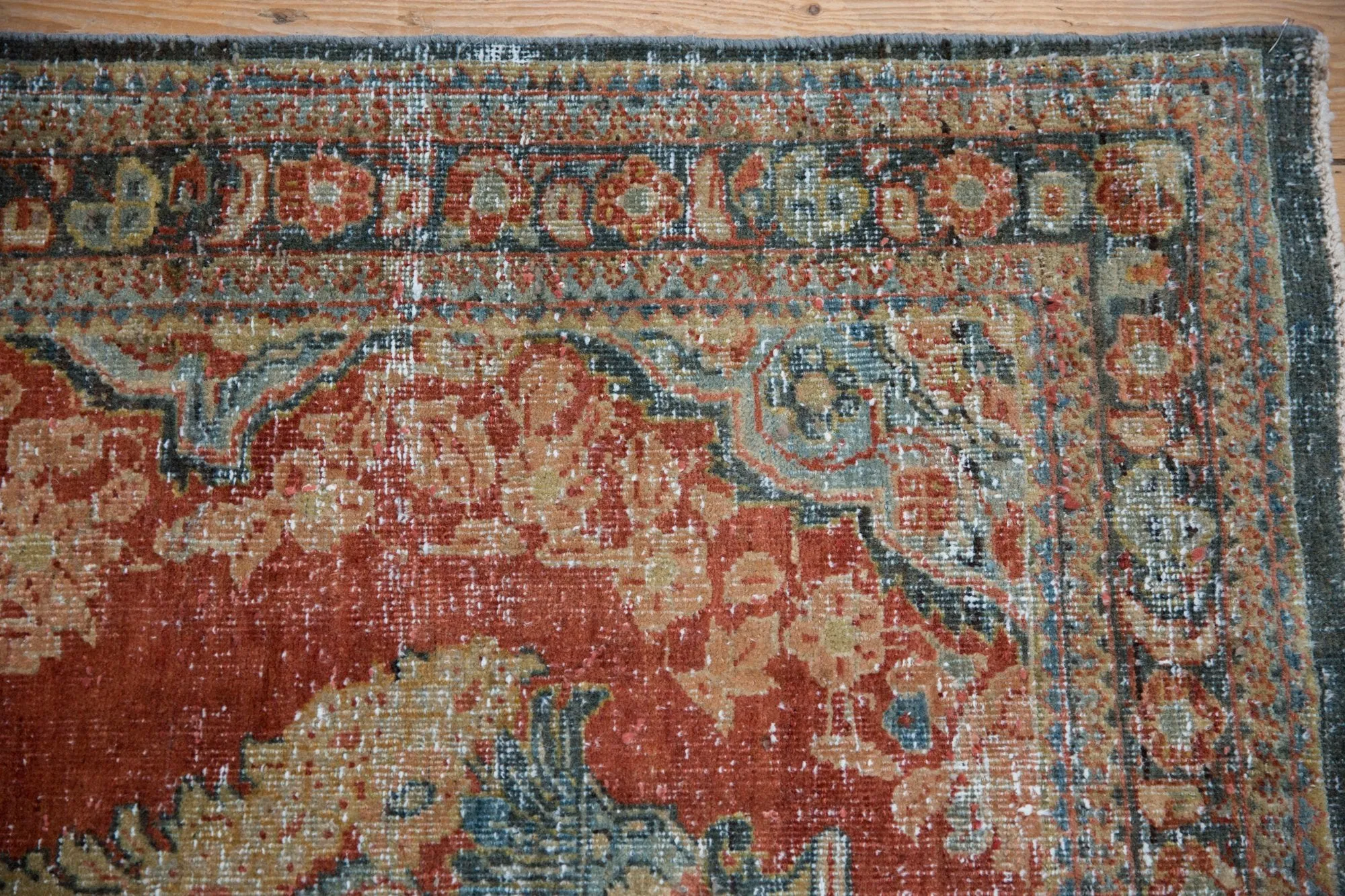 3.5x11.5 Vintage Distressed Mahal Rug Runner