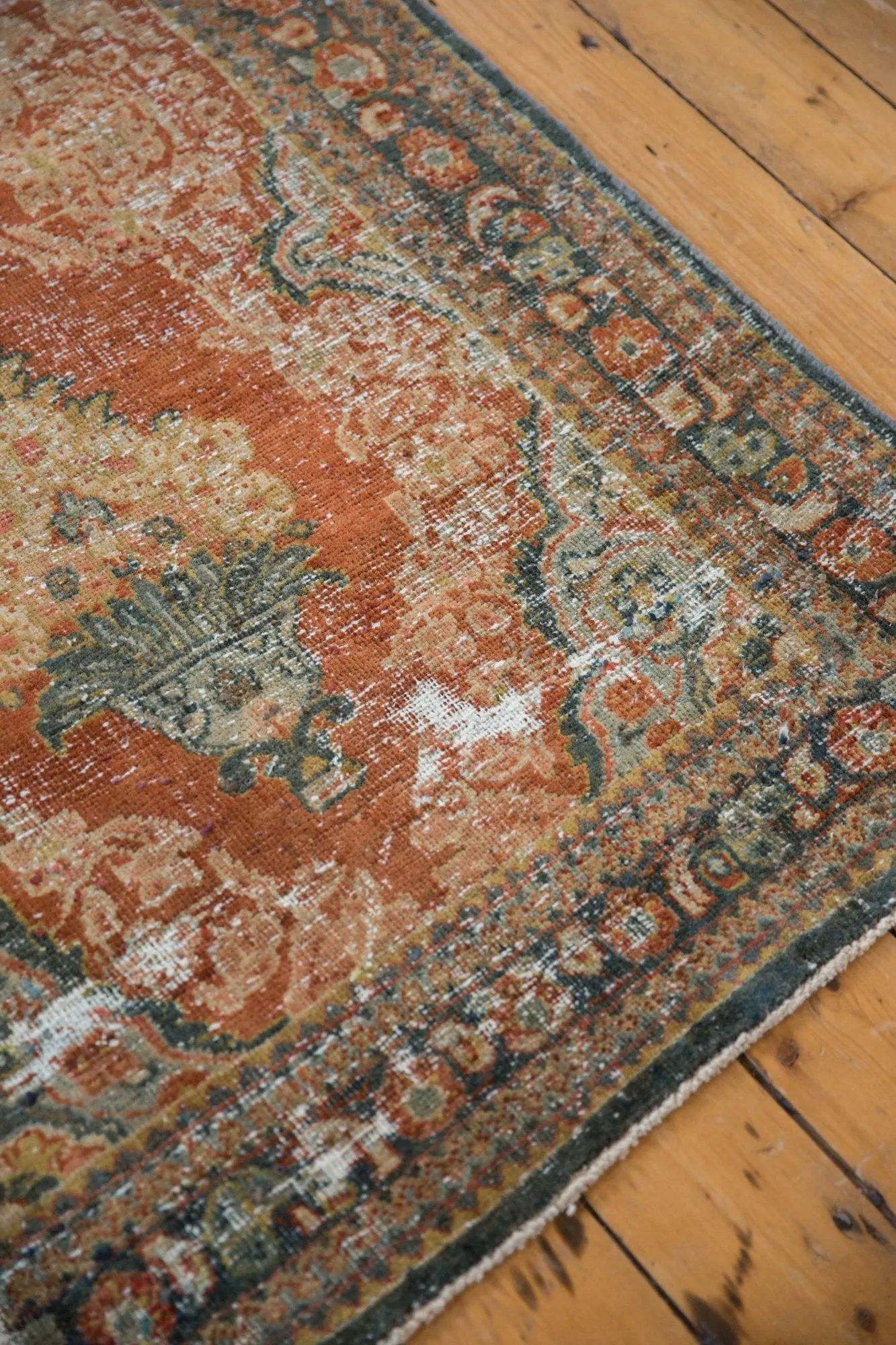 3.5x11.5 Vintage Distressed Mahal Rug Runner