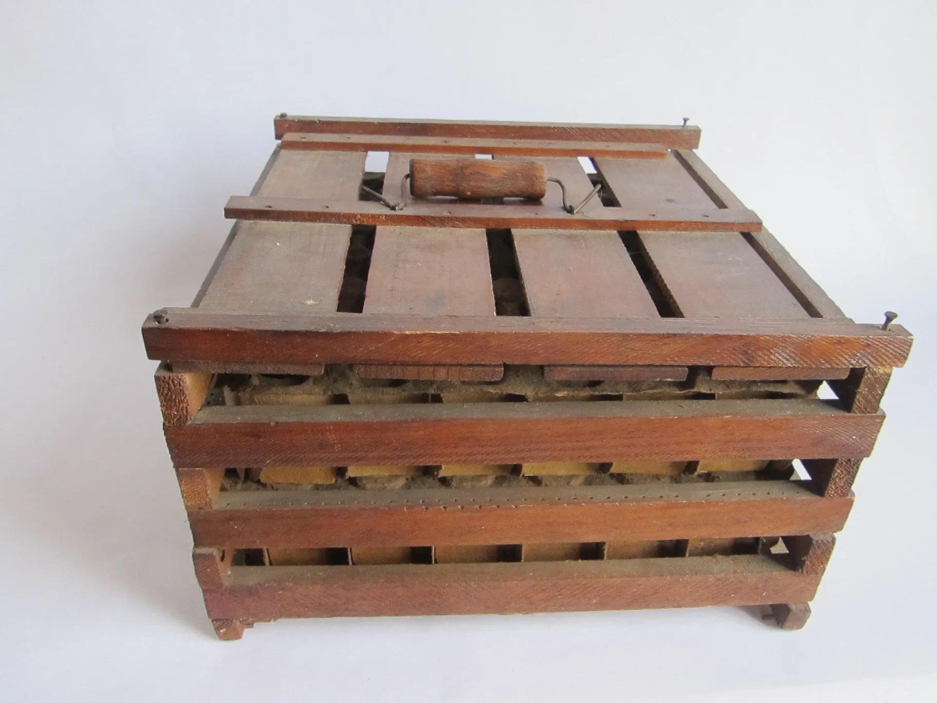 Antique Primitives Humpty Dumpty Wooden Egg Crate Carrier