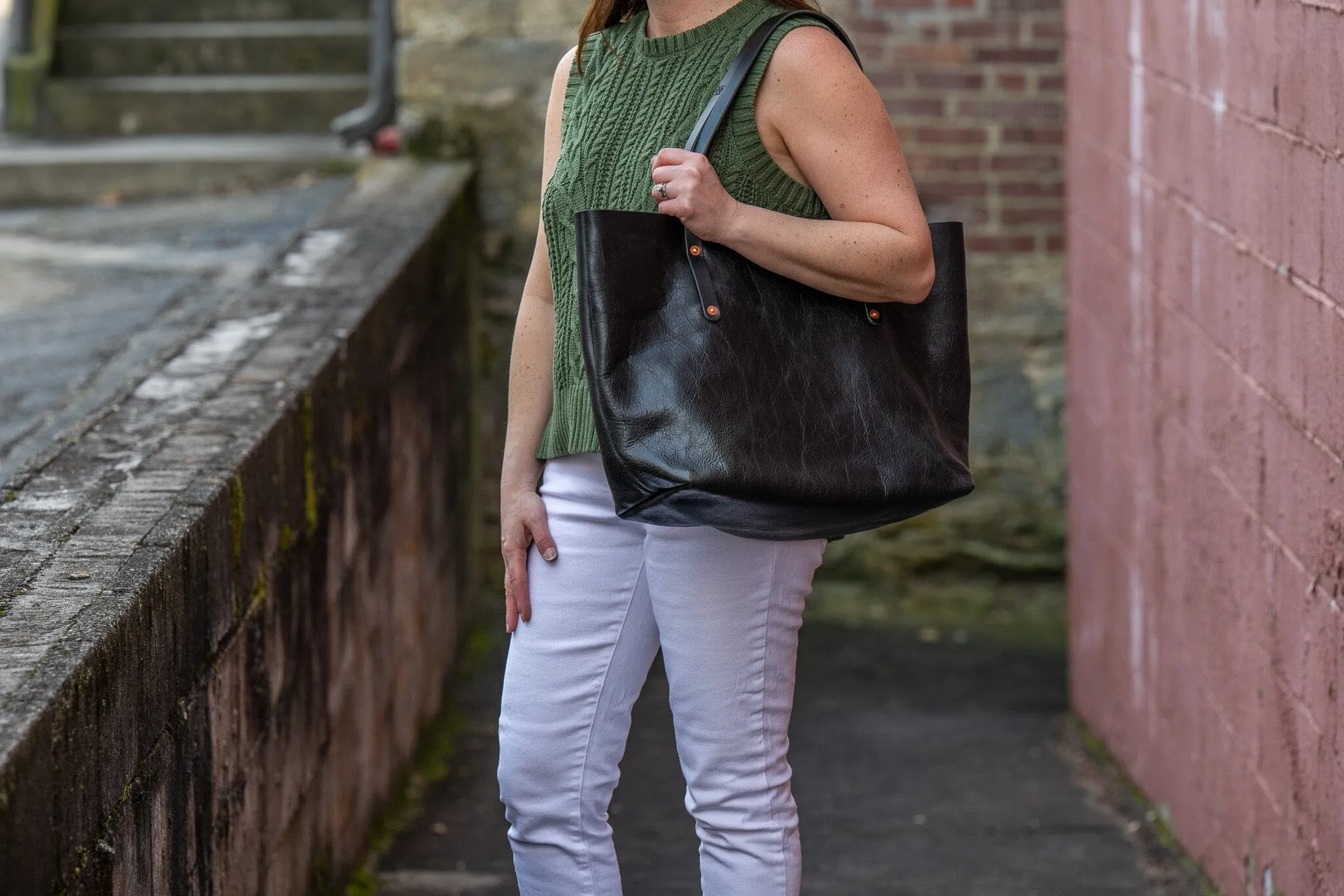 AVERY LEATHER TOTE BAG - LARGE - BLACK BISON