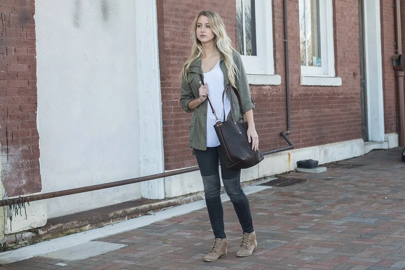 AVERY LEATHER TOTE BAG - LARGE - BLACK BISON