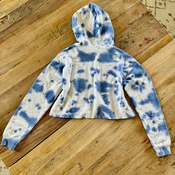 Blue and White Tie Dye Sweater Hoodie Sz Medium.