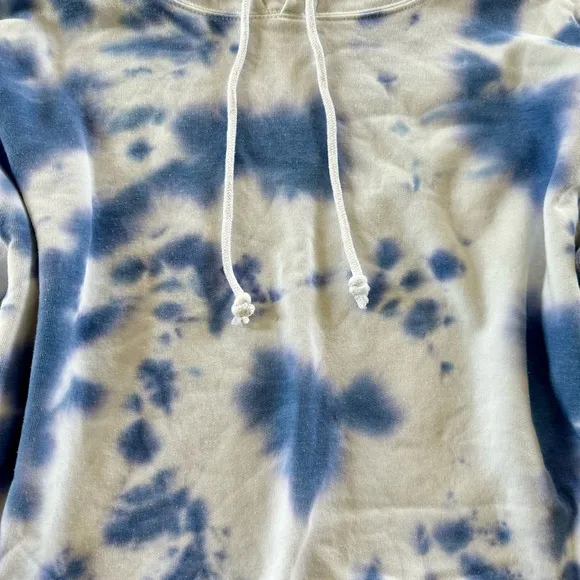 Blue and White Tie Dye Sweater Hoodie Sz Medium.