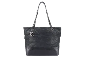 CHANEL VIP TOTE BLACK QUILTED IREDESCENT CALFSKIN LEATHER RUTHENIUM HARDWARE 1494xxxx SILVER HARDWARE WITH CARD AND DUST COVER