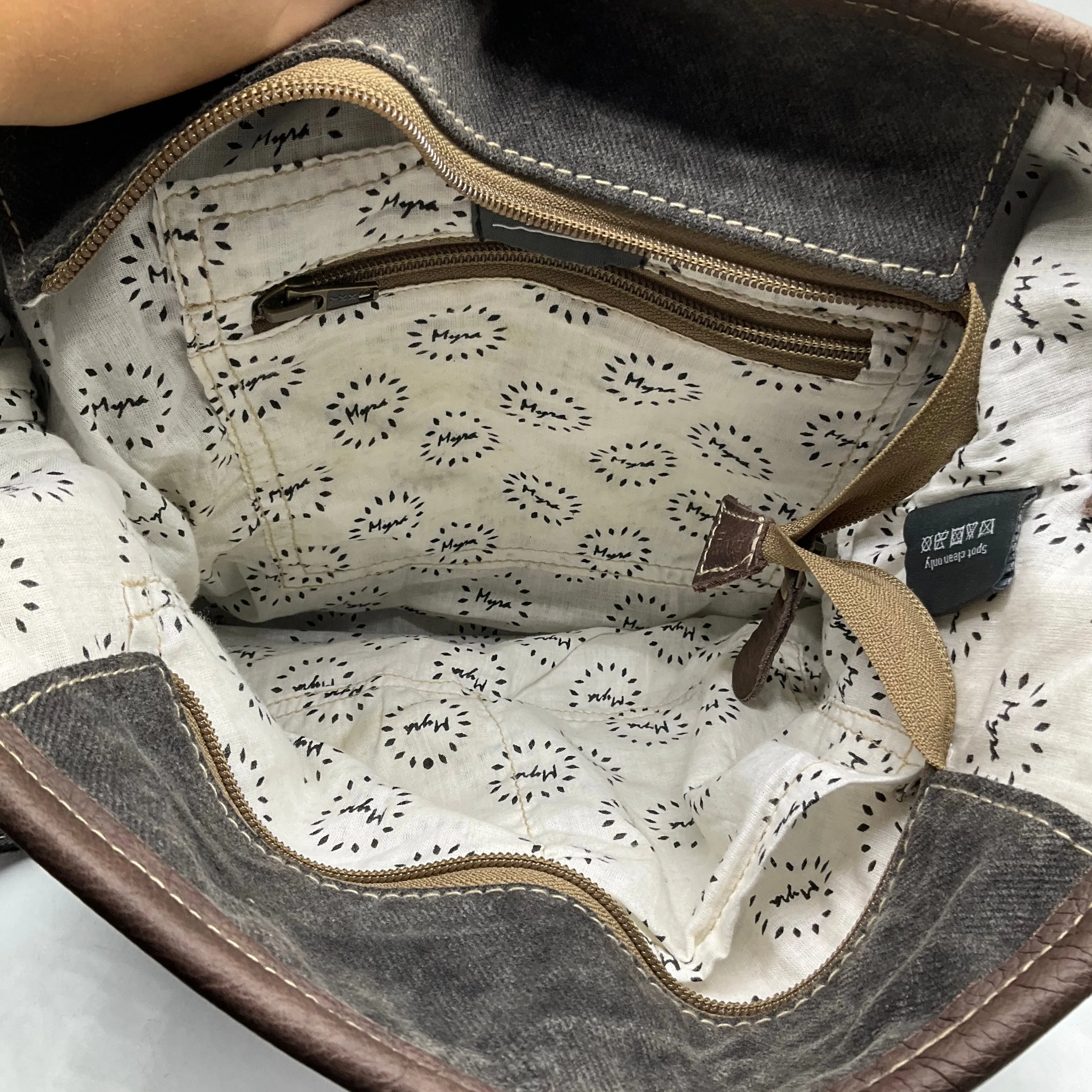 Crossbody By Myra, Size: Medium