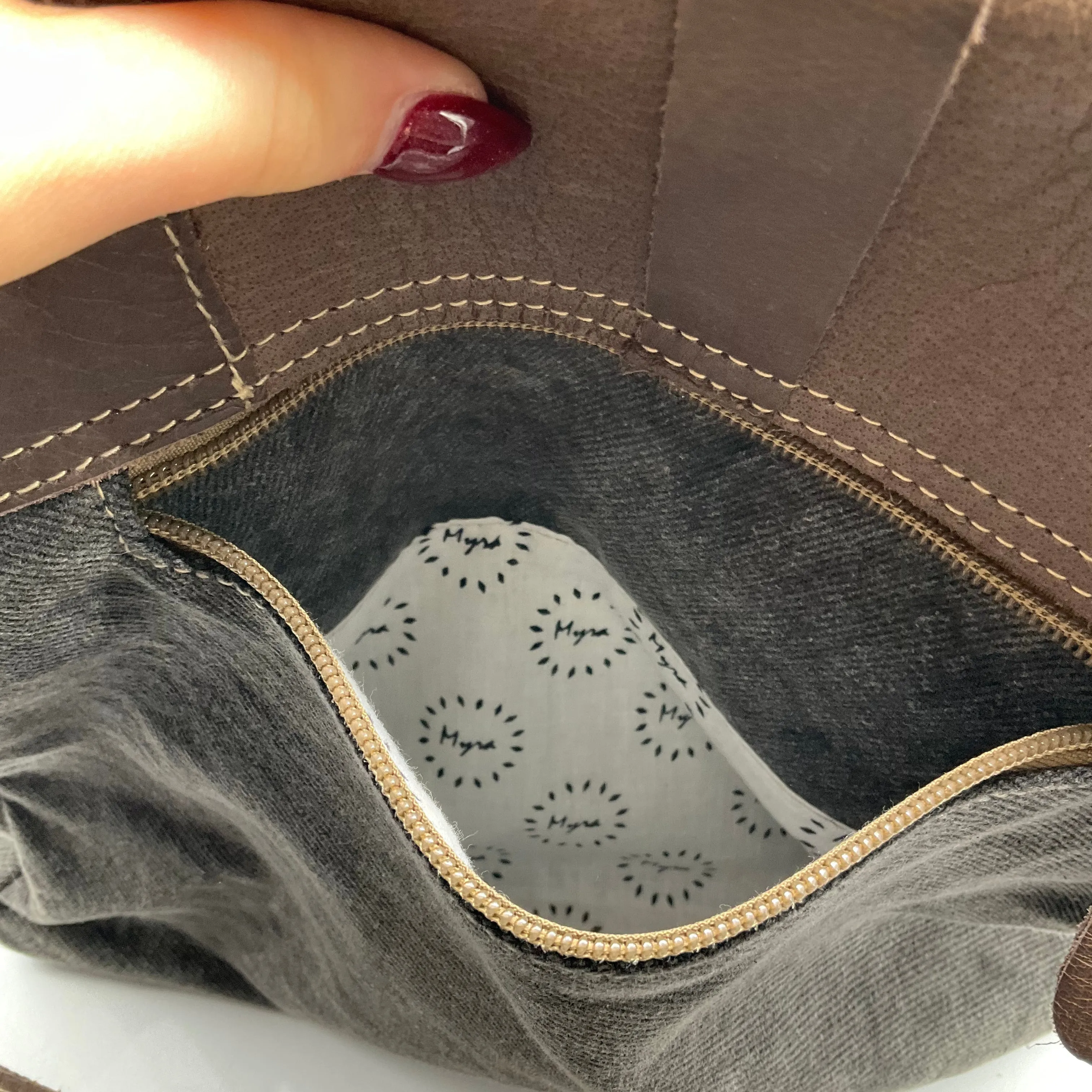 Crossbody By Myra, Size: Medium