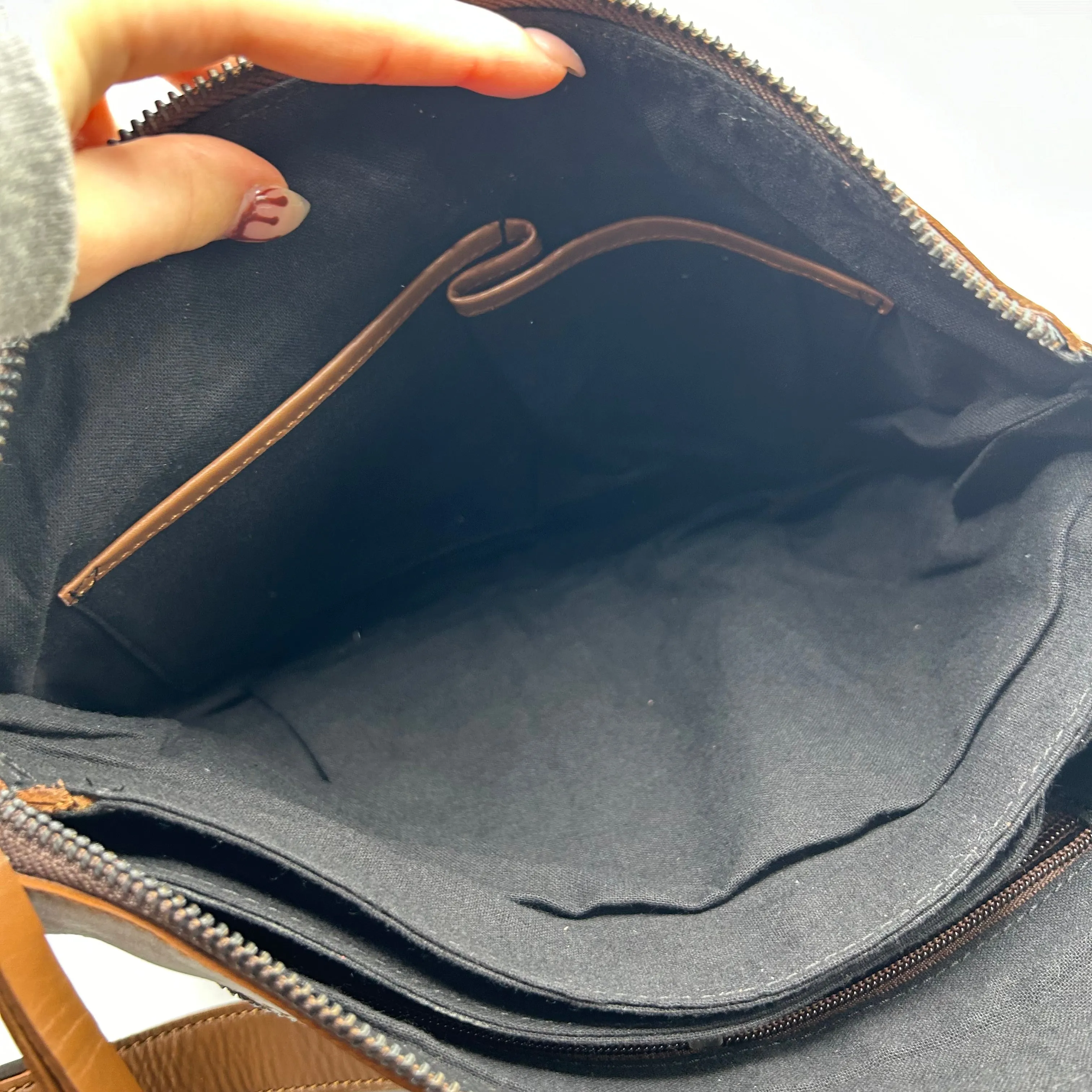 Crossbody Leather By Cma, Size: Medium