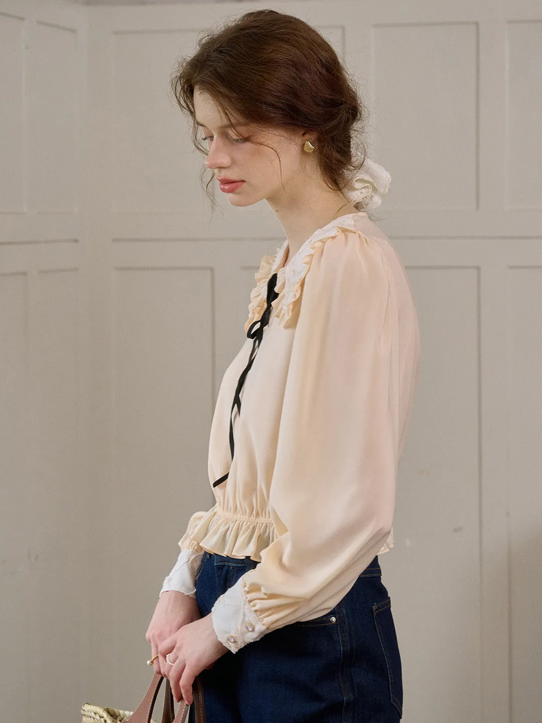 【Final Sale】Jolie Doll Collar Contrasting Lace-up Pleated Blouse