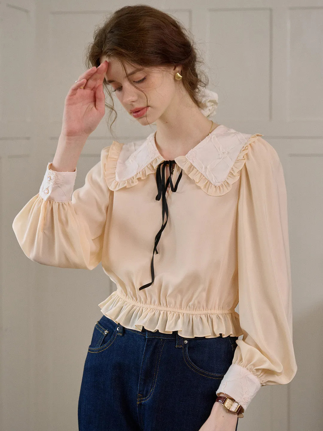 【Final Sale】Jolie Doll Collar Contrasting Lace-up Pleated Blouse