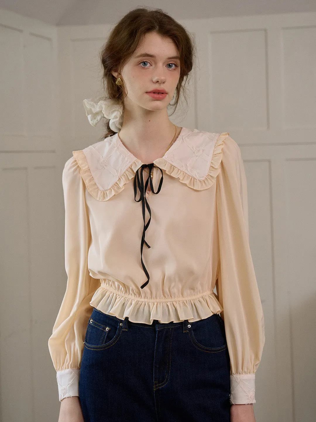 【Final Sale】Jolie Doll Collar Contrasting Lace-up Pleated Blouse