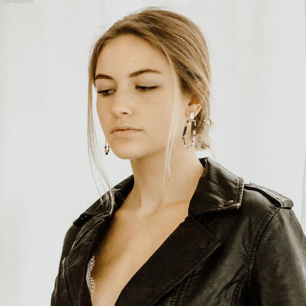 HARLOW Resin Diamond Earrings
