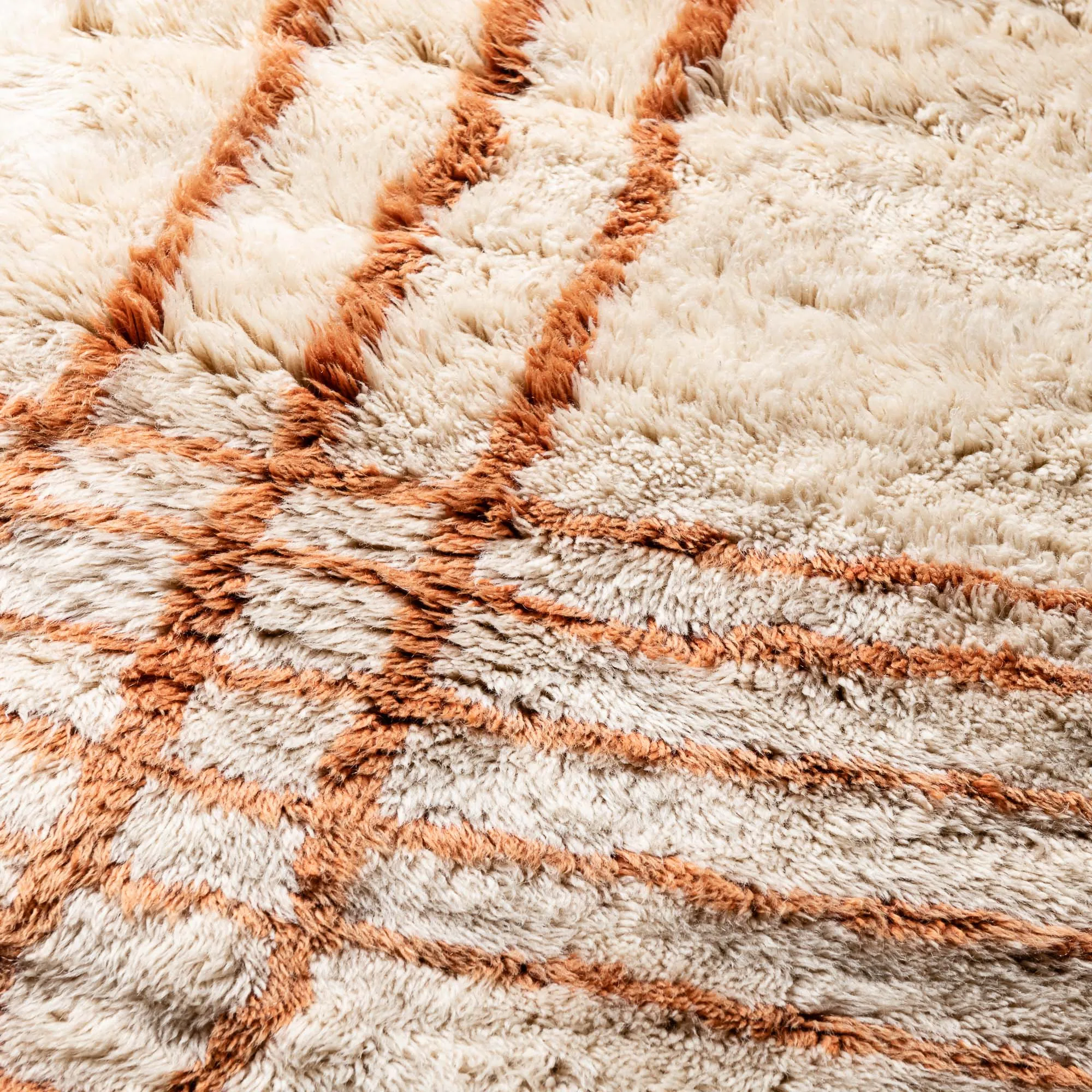 Henna Threads - luxury beni mrirt rug