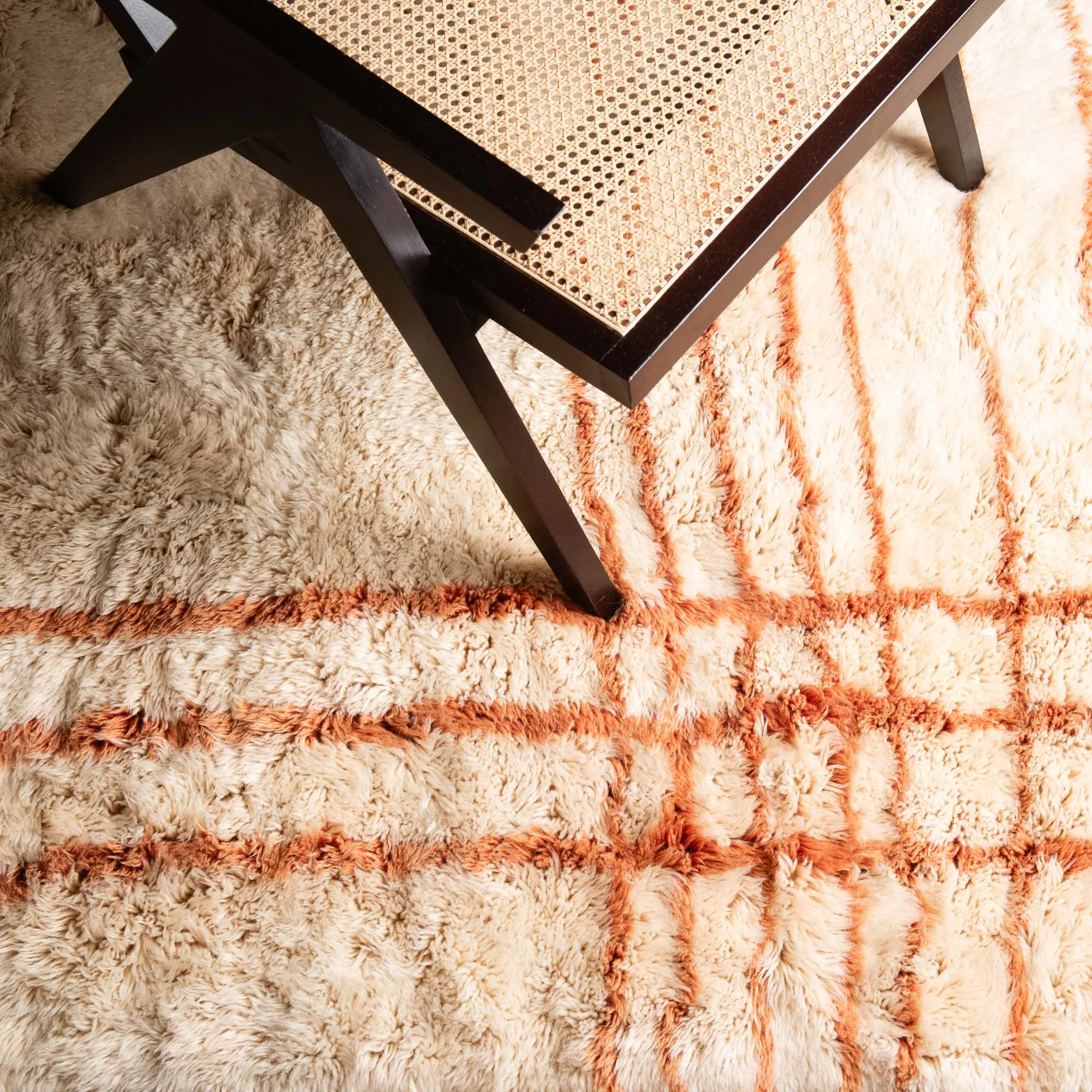 Henna Threads - luxury beni mrirt rug