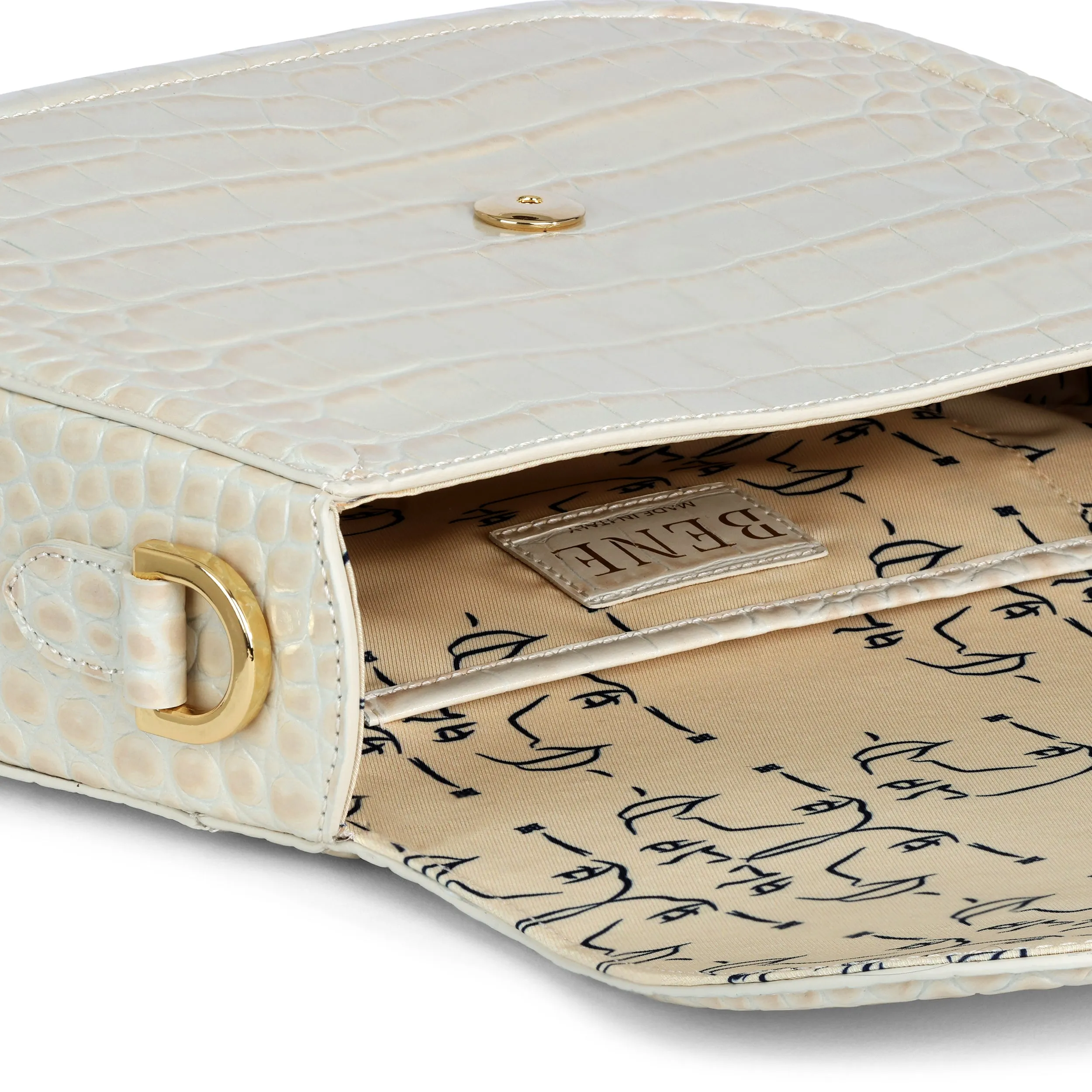 Holmes in Latte Croc