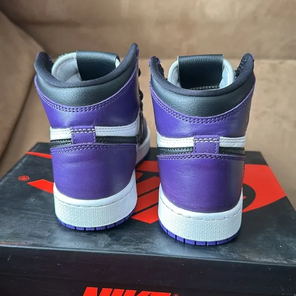 Jordan 1 Retro High OG GS “Court Purple” size 3.5Y