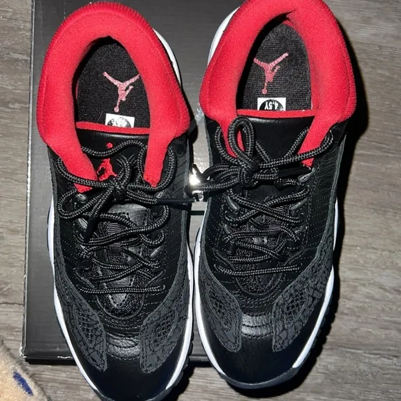 Jordan 11 Retro Low Size 4.5Y