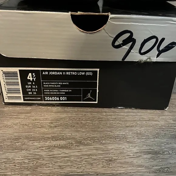 Jordan 11 Retro Low Size 4.5Y