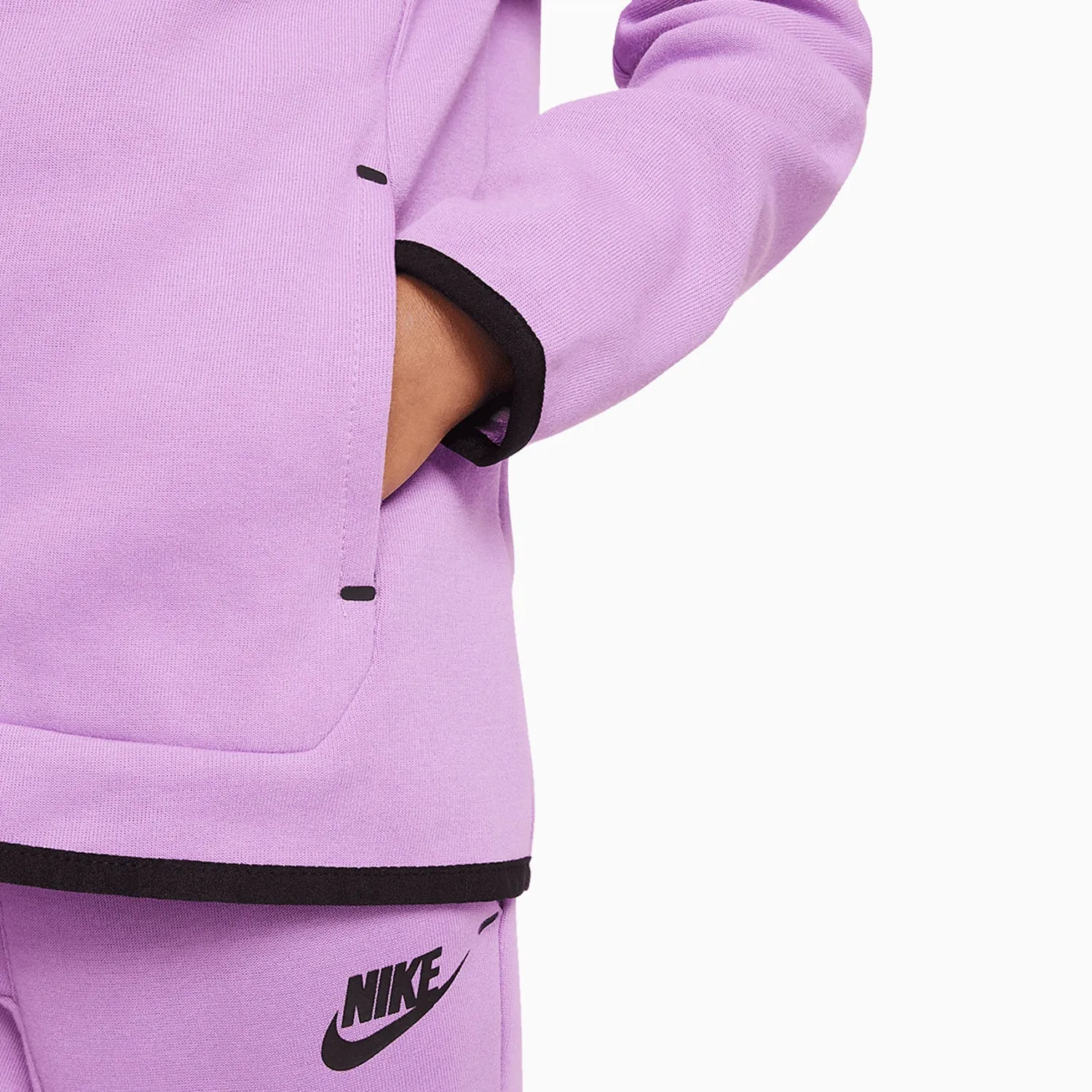 Kid's Sportswear Tech Outfit