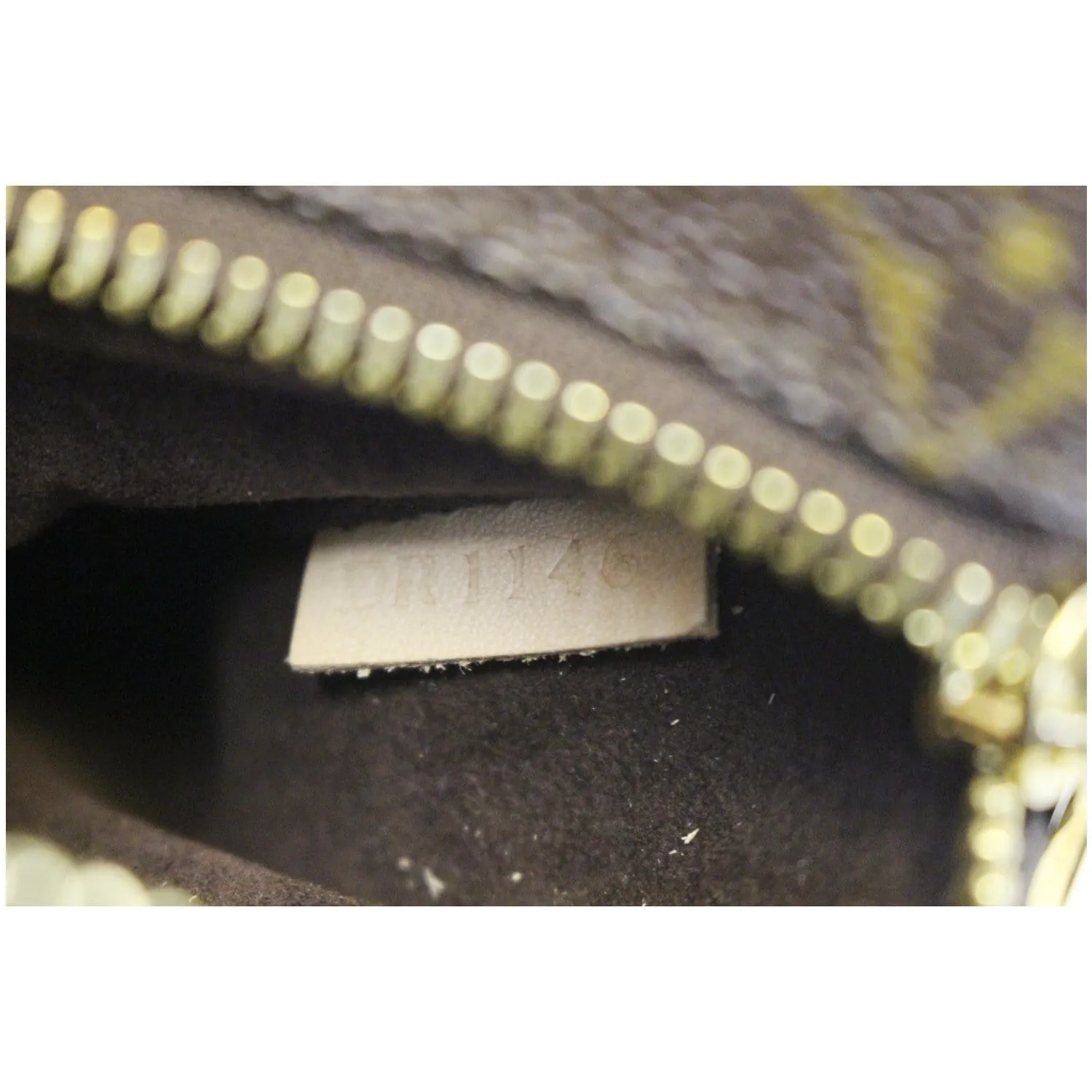 LOUIS VUITTON Metis Pochette Monogram Canvas Crossbody Bag