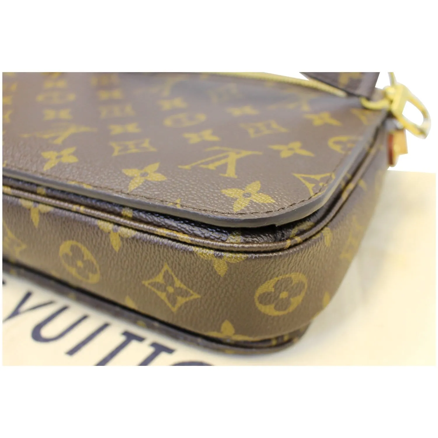 LOUIS VUITTON Metis Pochette Monogram Canvas Crossbody Bag