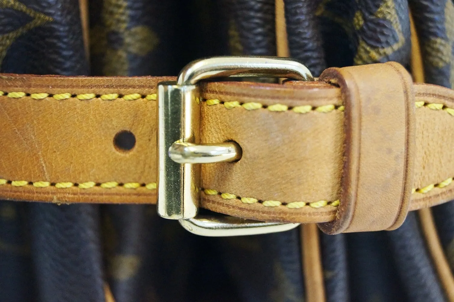 LOUIS VUITTON Monogram Canvas Saumur 30 Messenger Bag