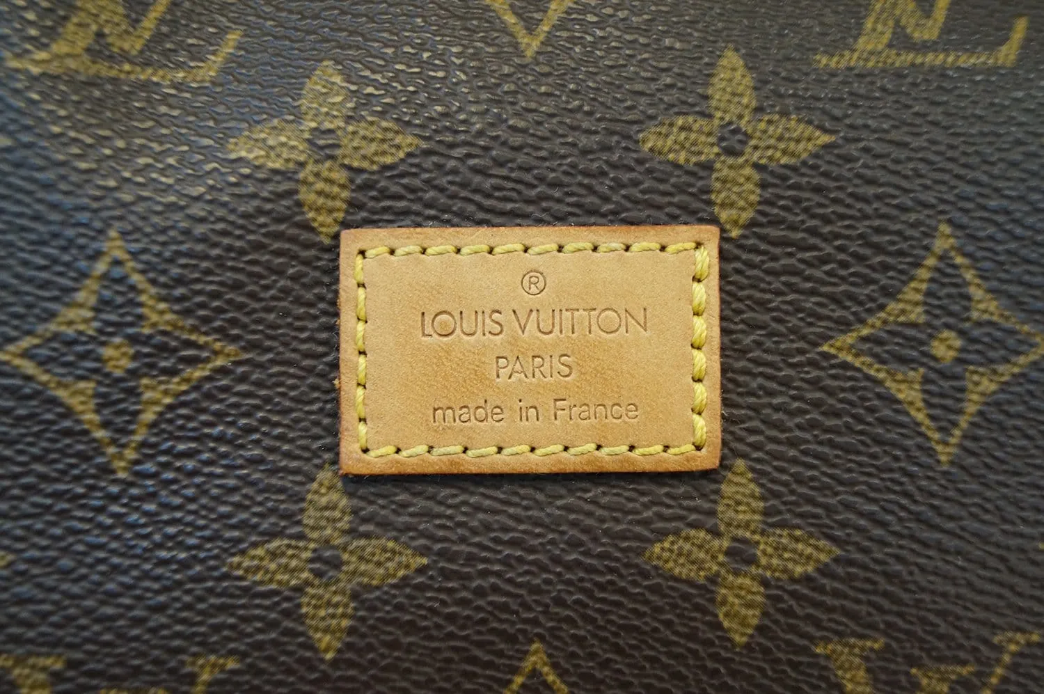 LOUIS VUITTON Monogram Canvas Saumur 30 Messenger Bag