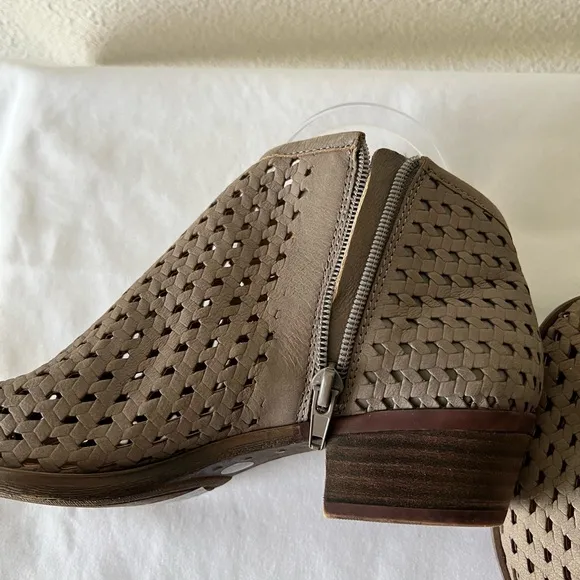 Lucky Brand LK-Bodalino Booties Size 7M
