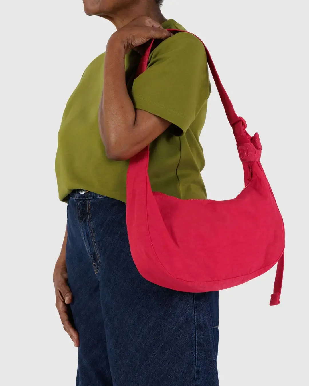 Medium Nylon Crescent Bag Candy Apple | Baggu