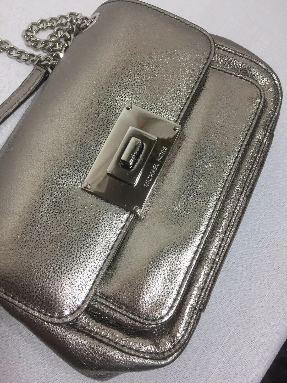Michael Kors  Metallic Silver Crossbody Chain Adjustable Strap Purse Zipper