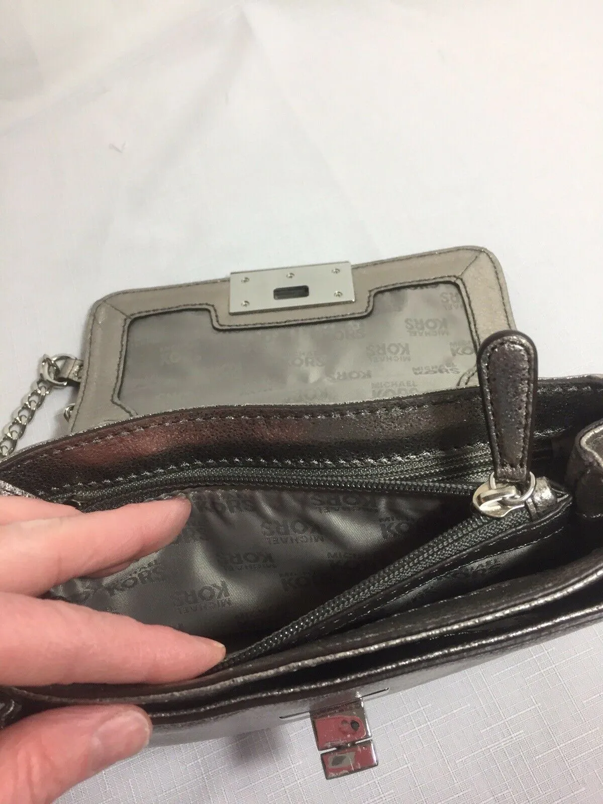 Michael Kors  Metallic Silver Crossbody Chain Adjustable Strap Purse Zipper