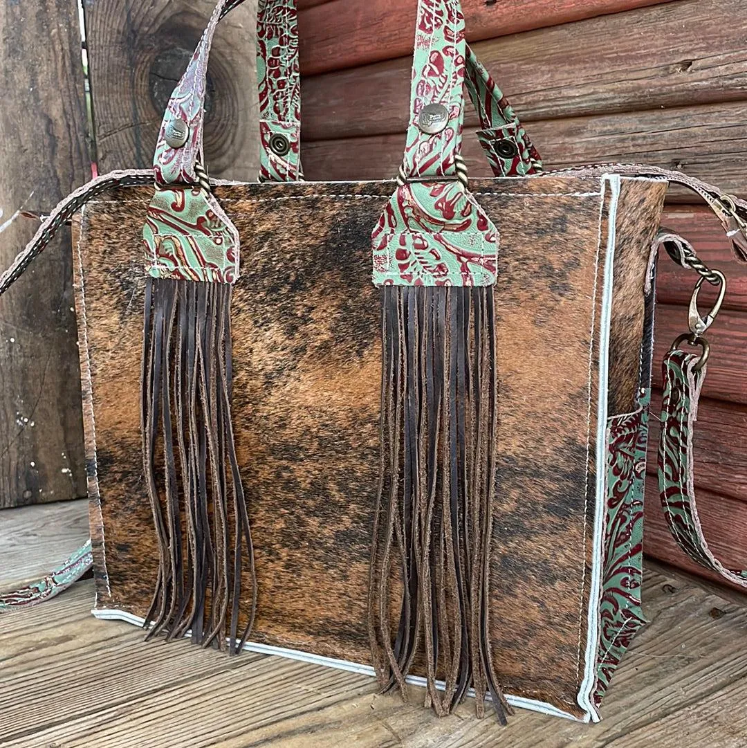 Minnie Pearl - Dark Brindle w/ Cucumber Melon Tool