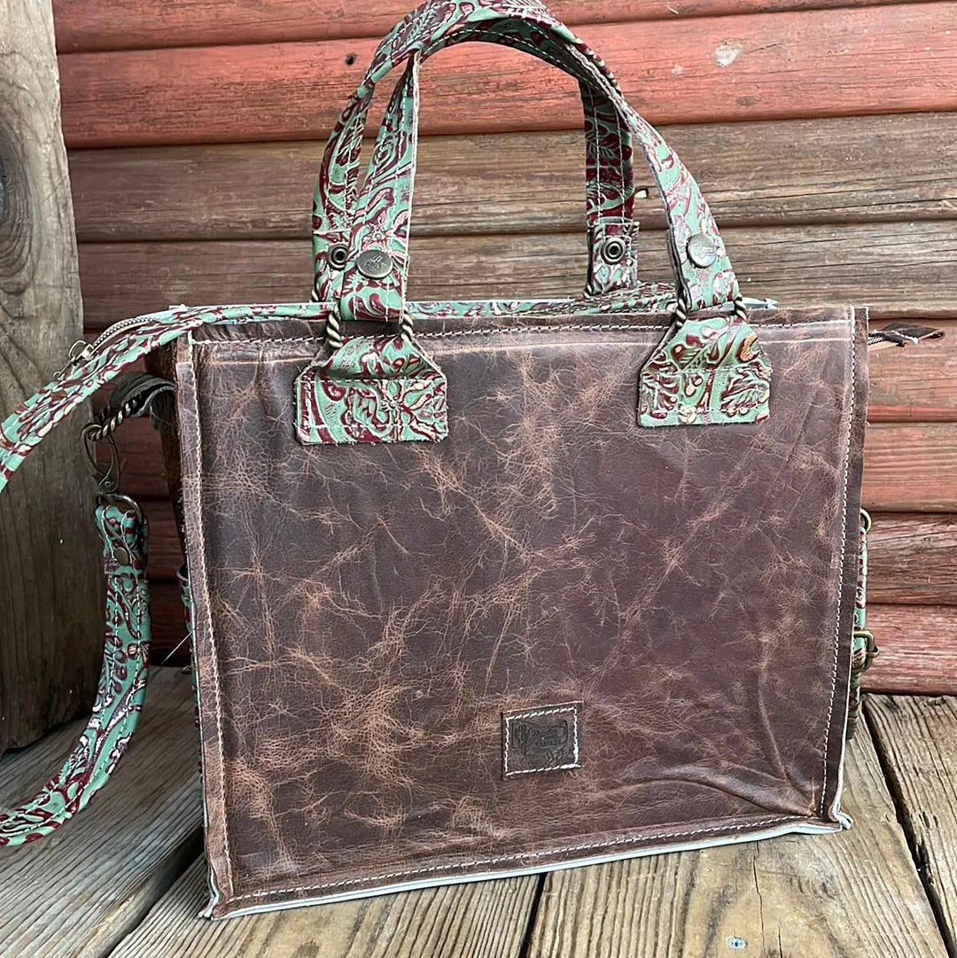 Minnie Pearl - Dark Brindle w/ Cucumber Melon Tool