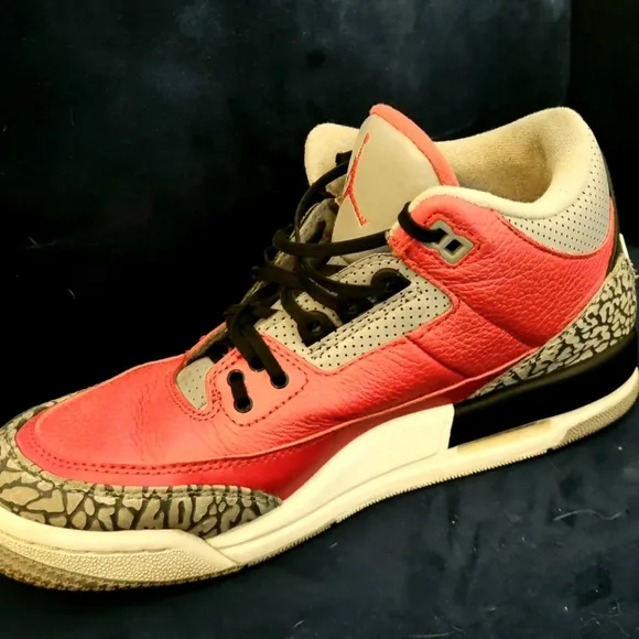 Nike Jordan 3 Red Youth Size 7