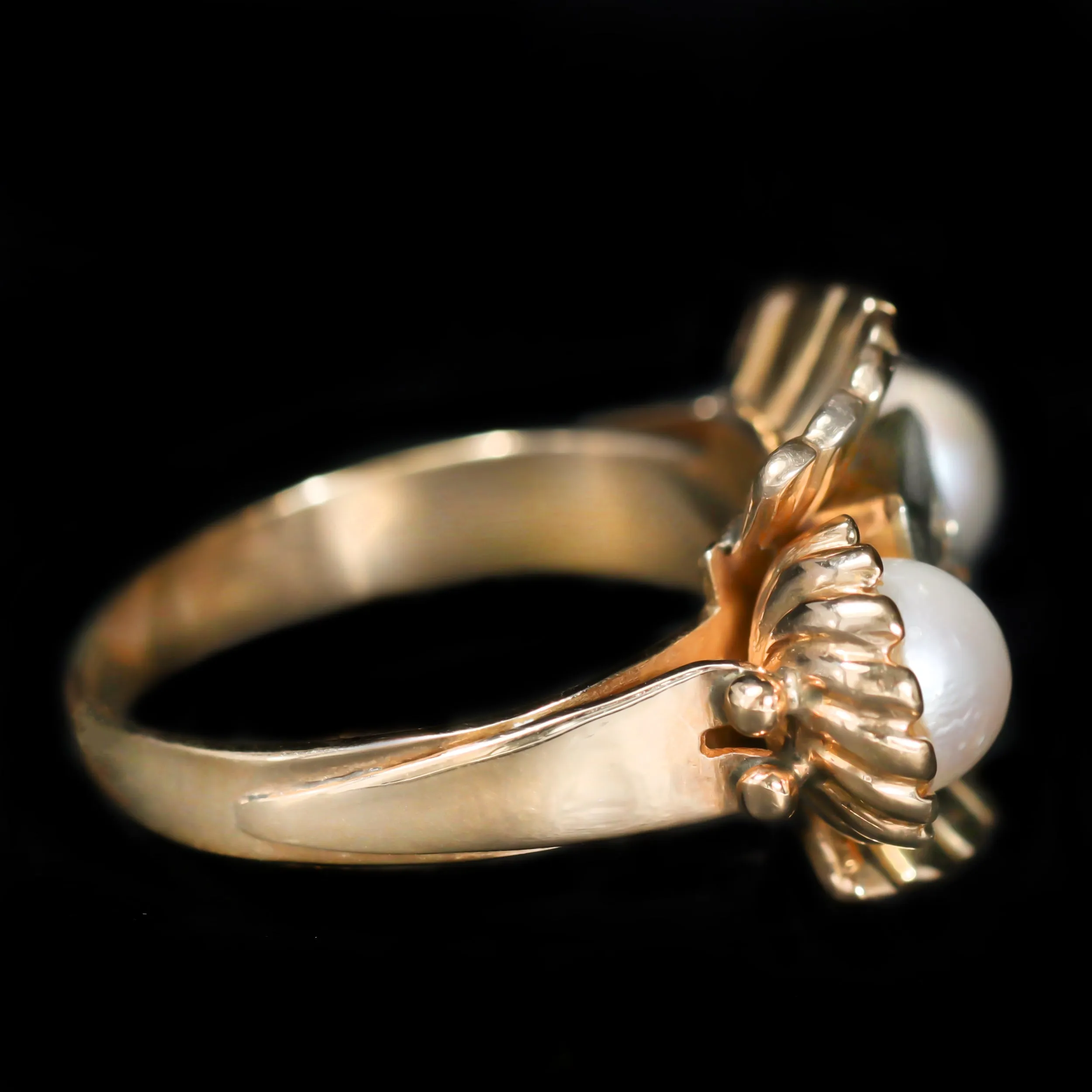 Retro 18K Yellow Gold 0.20 Carat Diamond & Pearl Ring