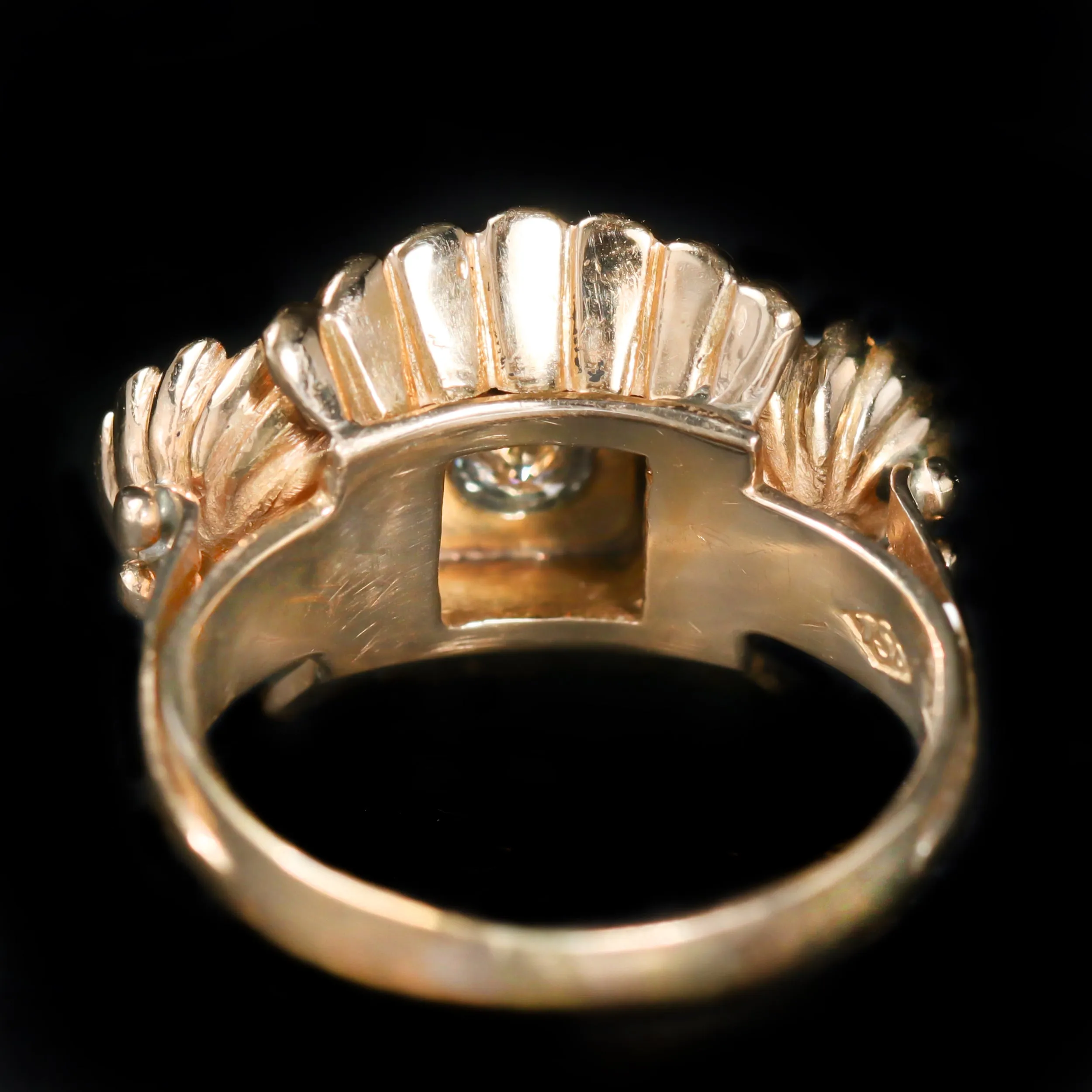 Retro 18K Yellow Gold 0.20 Carat Diamond & Pearl Ring