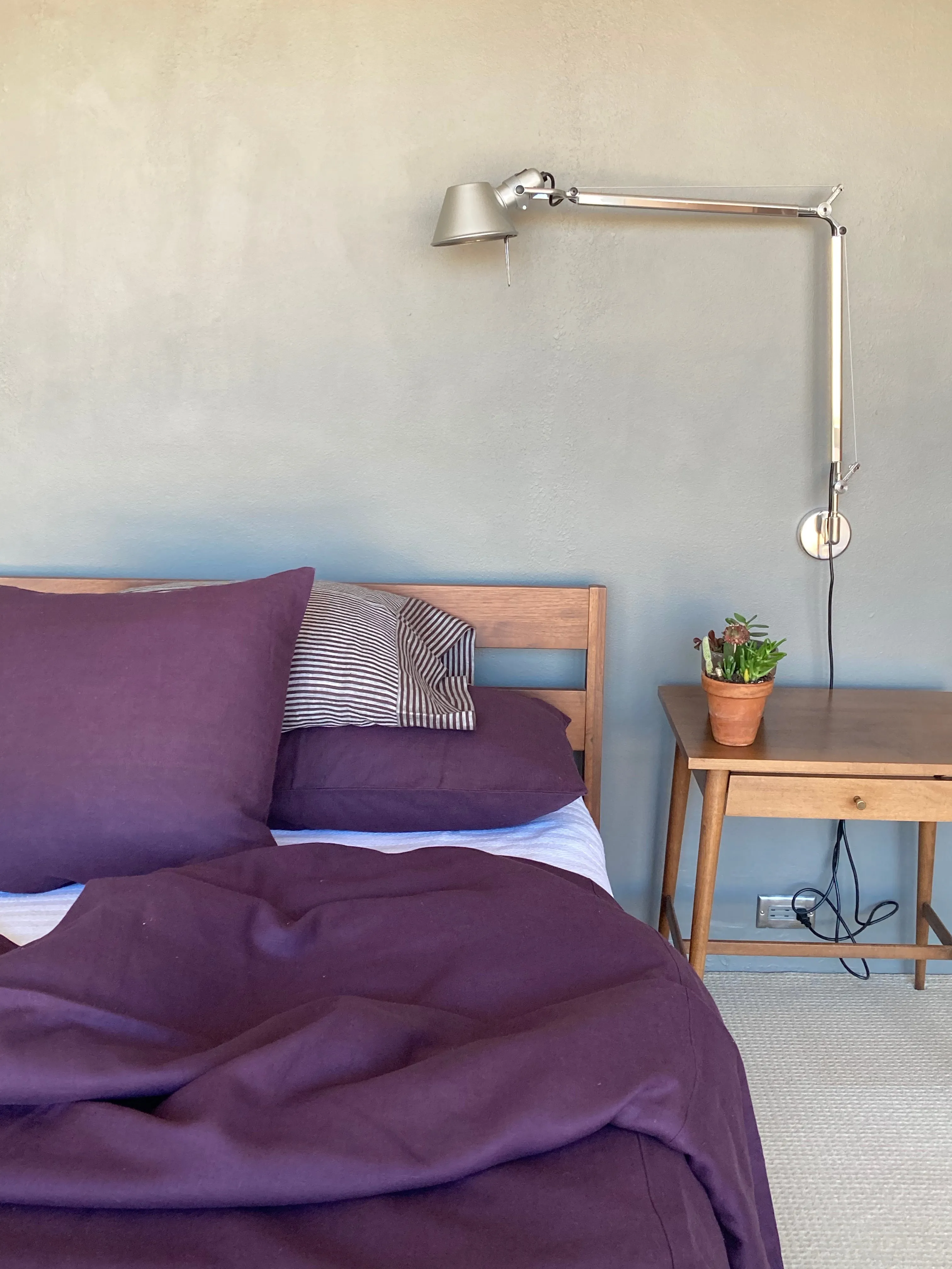 Runyon Queen Duvet Plum Sample