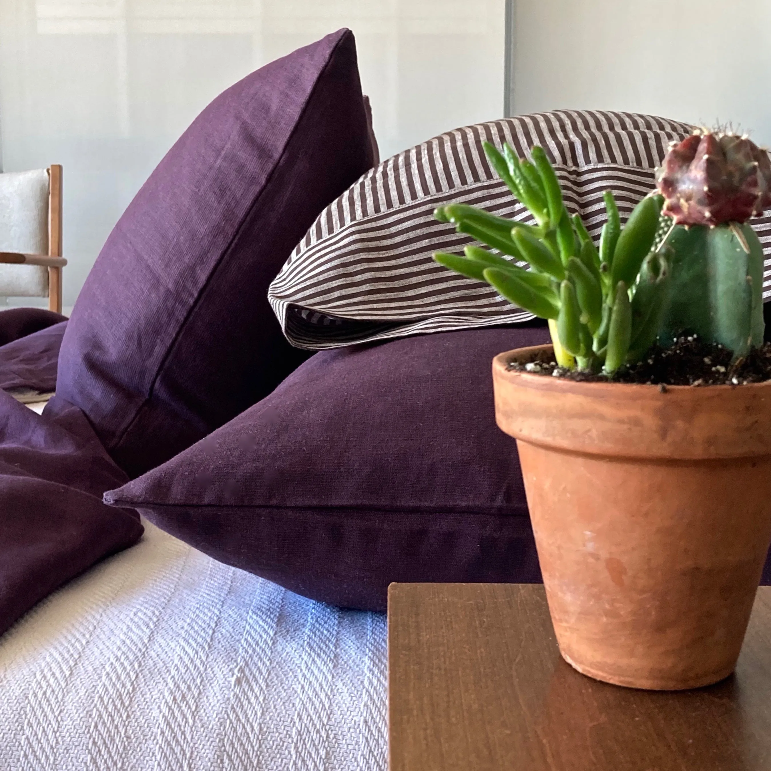 Runyon Queen Duvet Plum Sample