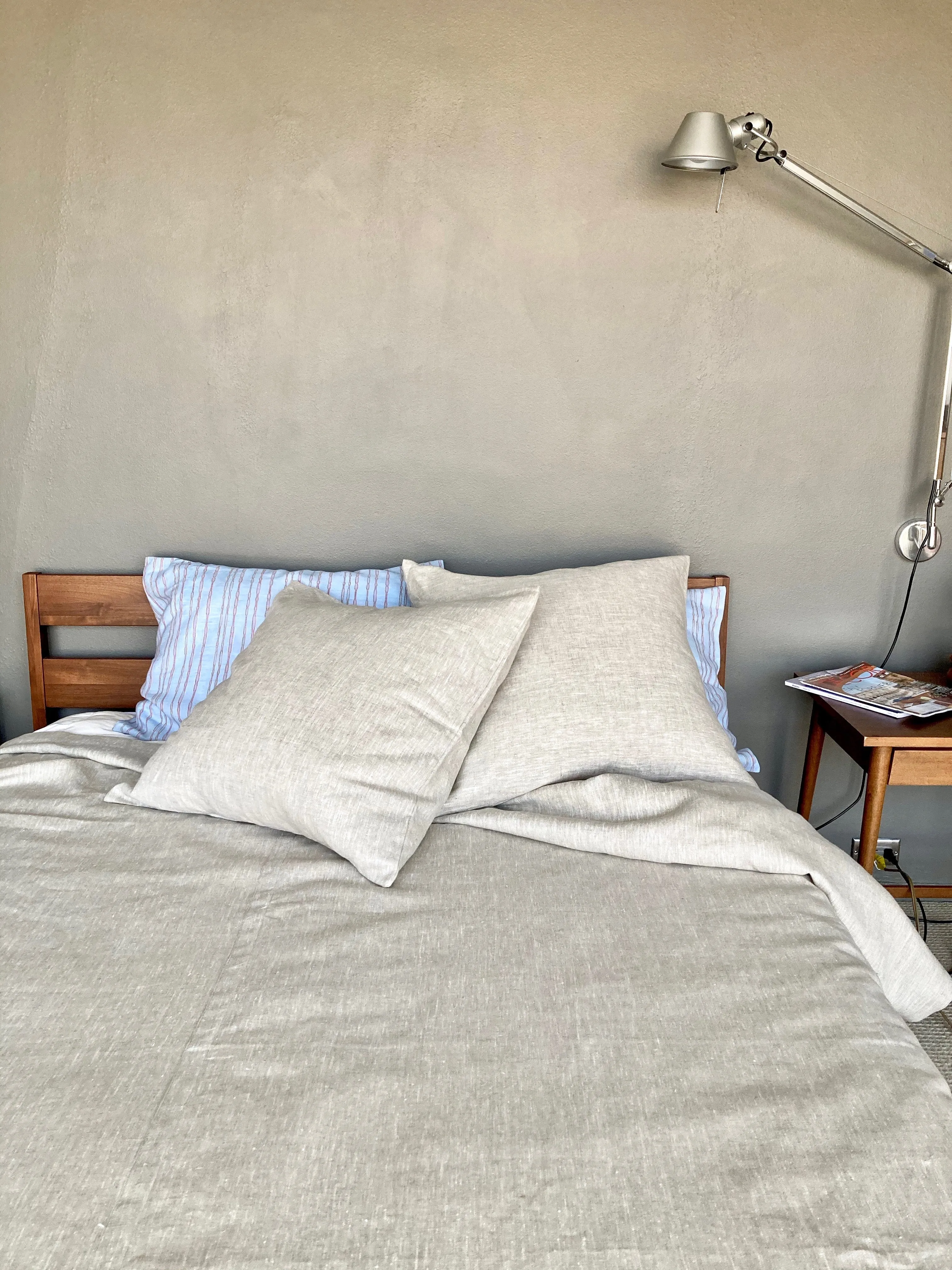 Runyon Queen Duvet Plum Sample