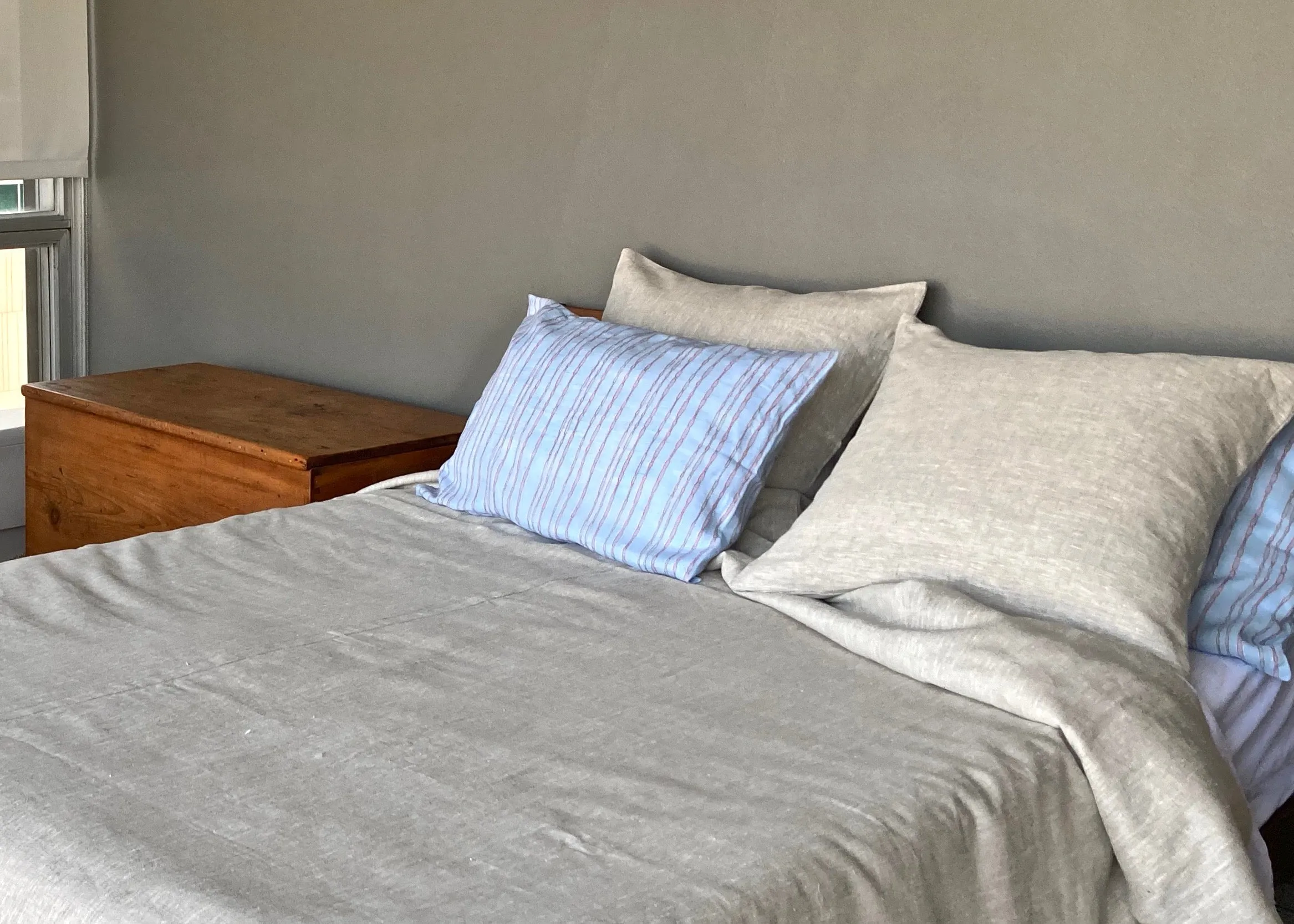 Runyon Queen Duvet Plum Sample