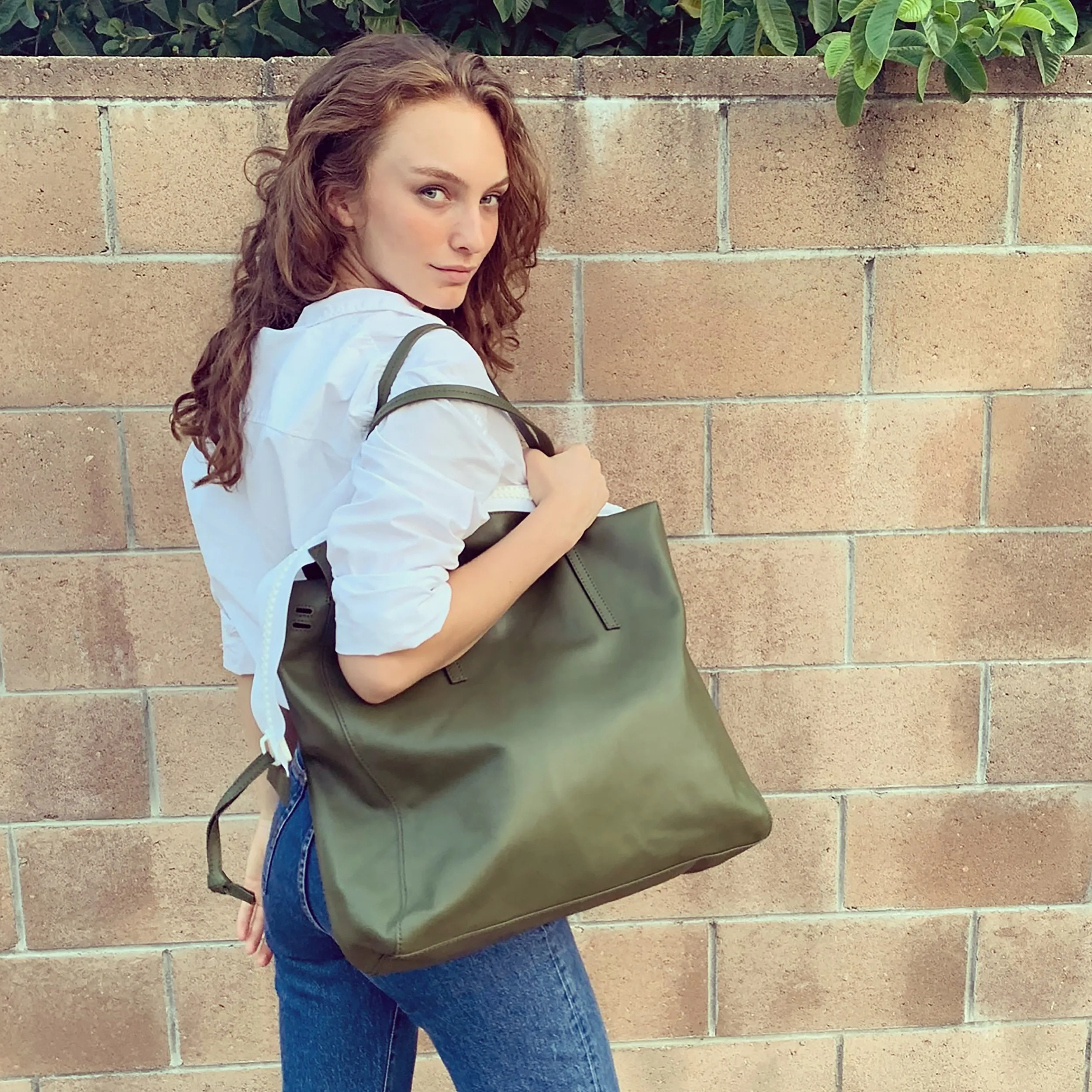Sidekick - Olive White