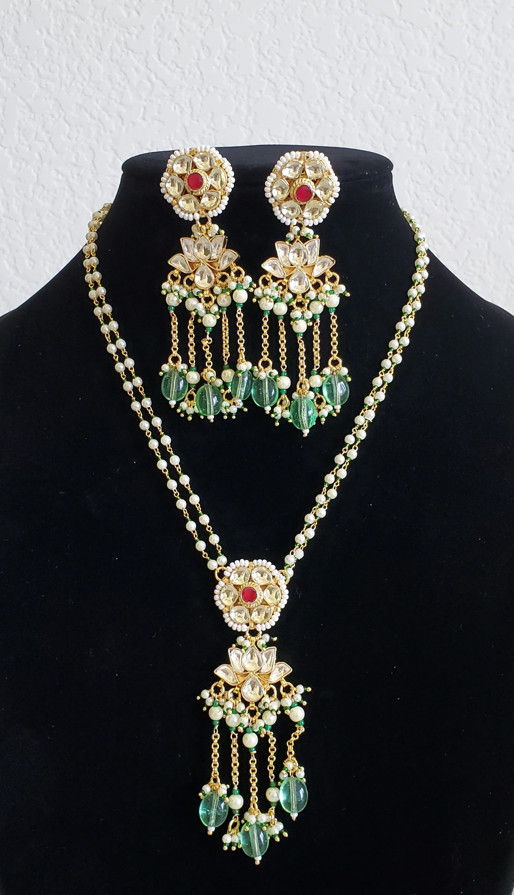 South Style Pearl Chain Set With Lotus Tassel Pendant