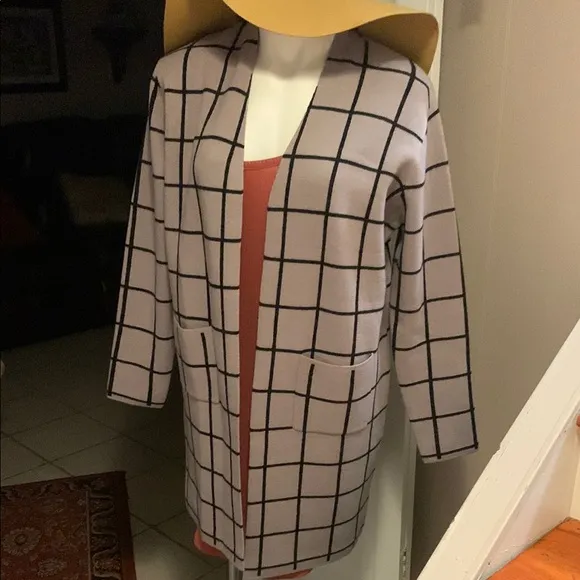 Stylish Grid Pattern sweater coat